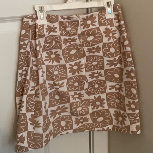 Y2K Style Neutral Flower Print “Love on a Hanger” Skirt - Picture 2 of 4